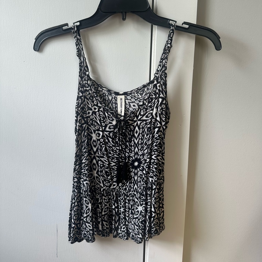 black and white pattern tank top